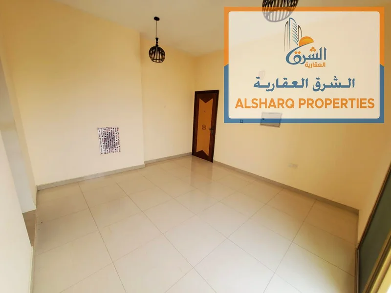 الاستوديوهات غير المؤثثة الأكثر جمالاً، بالإيجار الشهري وبسعر جيد جداً، على البحر، مع شرفة رائعة تطل على المارينا والبحر63811666079233111