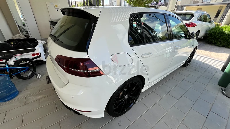Volkswagen Golf R 2017 – White / Black Roof – Excellent Condition63699034667907113