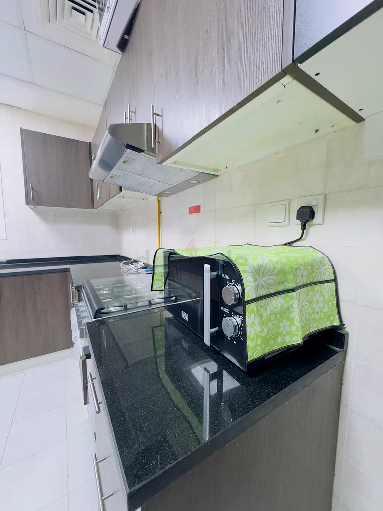 LADIES BEDSPACE AVAILABLE IN AL QIYADA (NEAR METRO EXIT 2 )64057247124865111