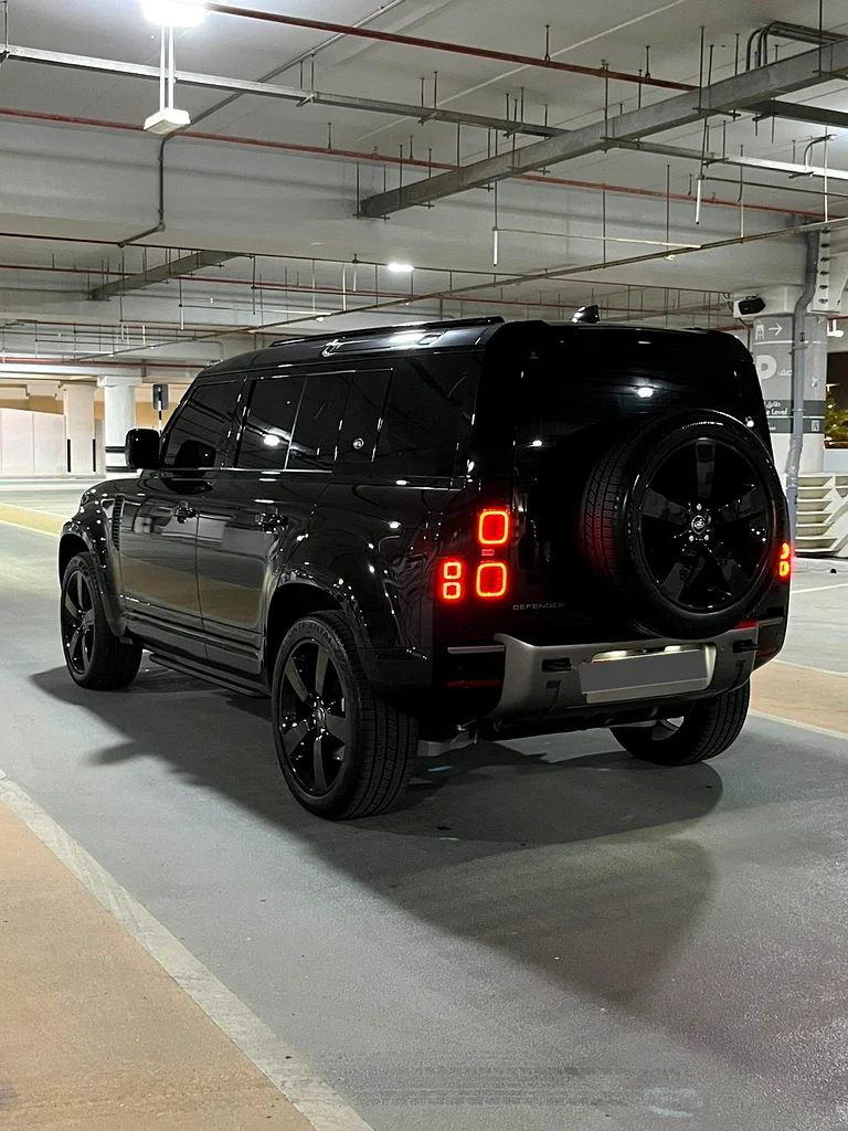 2023 Defender HSE (P400) GCC63700286683395111