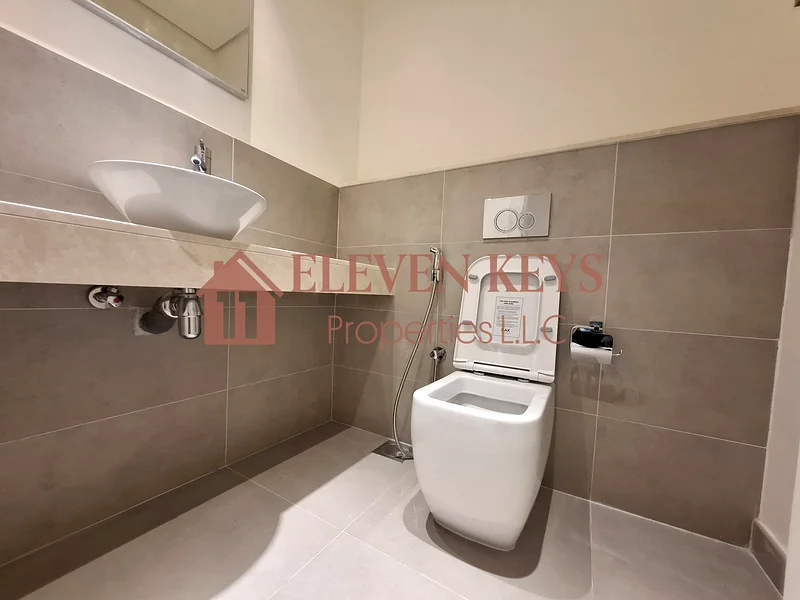 SPACIOUS MODERN STYLE l 1 BEDROOM | READY TO MOVE | PRIME LOCATION63978007582337114
