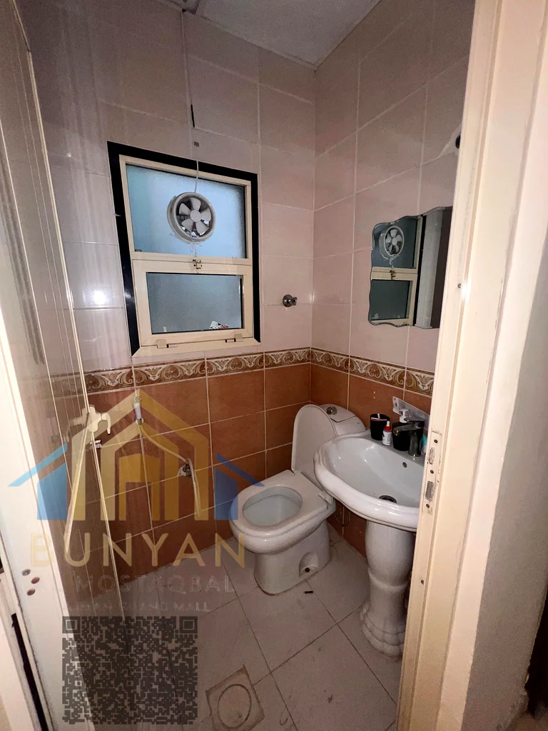 🏡 الشقة رقم 213 – شقة من غرفة نوم واحدة للايجار في المويحة 3 – عجمان | بالقرب من المدارس وطريق الشيخ محمد بن زايد  فرصة إيجار رائعة ✨ شقة واسعة63711690983938112