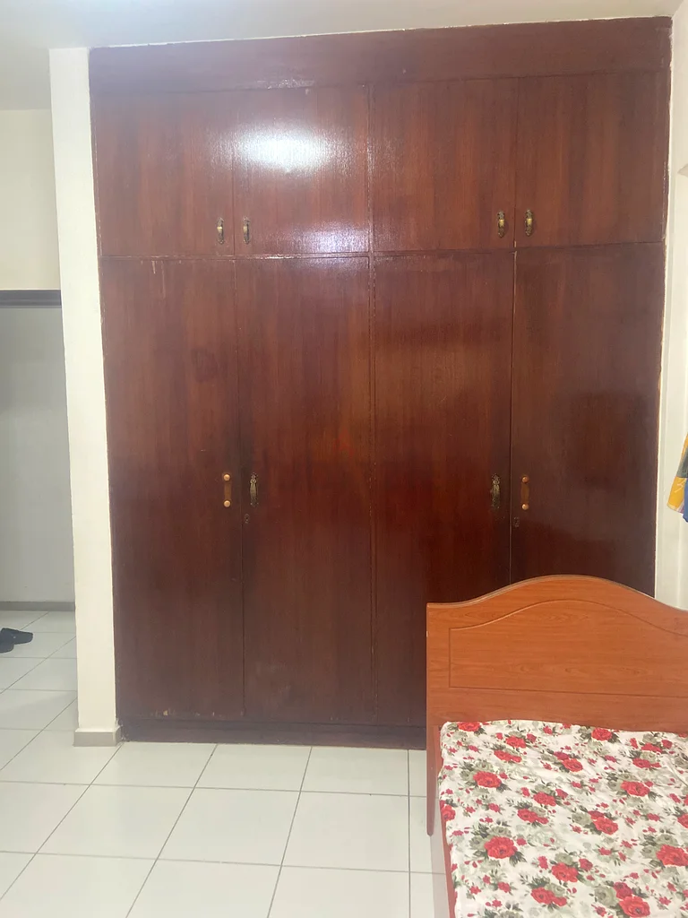 مساحة سرير للسيدات التنفيذيات في كراما بالقرب من المترو64056599814914111
