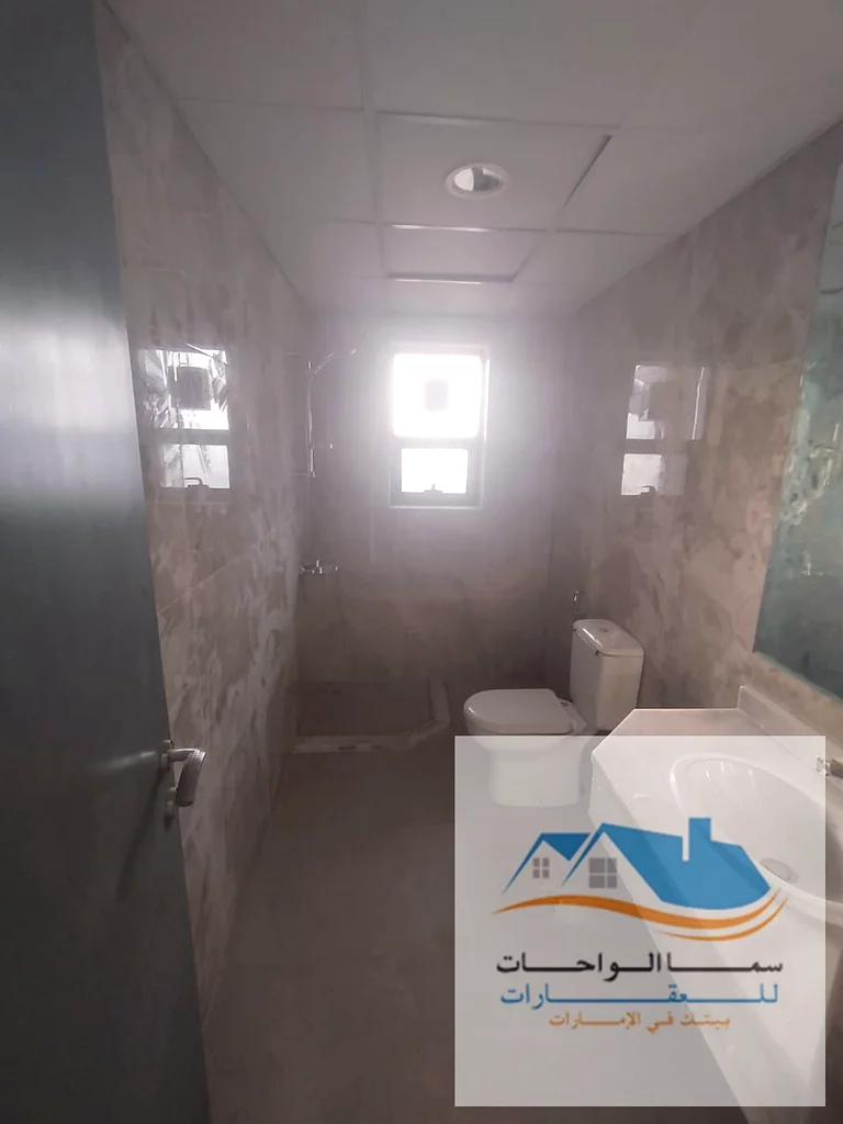 برج الخان راند المطل على الشارع الرئيسي والبحيرة63812707070722114