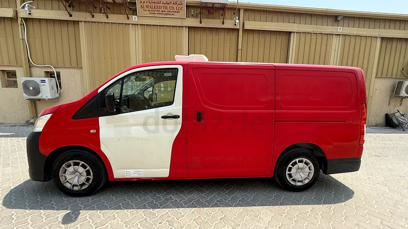 Toyat Hiace Chiller63699049414401111