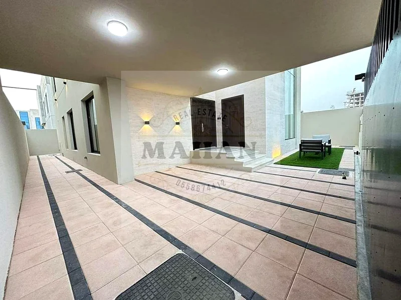 فيلا بقاعة مجلس و4 غرف نوم شاغرة متاحة للبيع في عجمان الحيلو63909666112642111