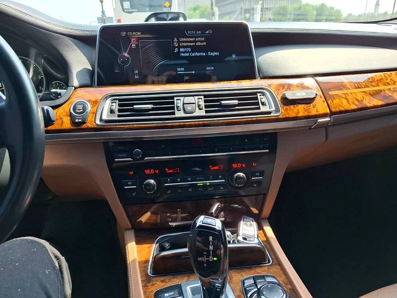 BMW 750Li VIP specification63699047583362113