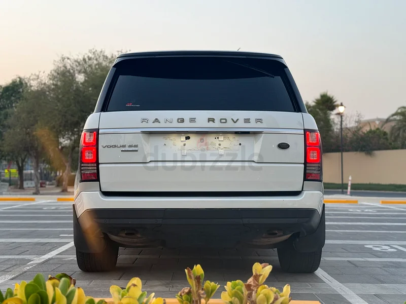 2014 Range Rover Vogue SE Supercharged – GCC Spec63699060929410114