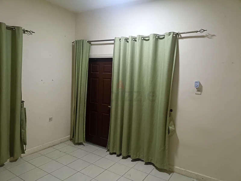 غرفة متاحة للعازب التنفيذي (مسلم).63795843847425112