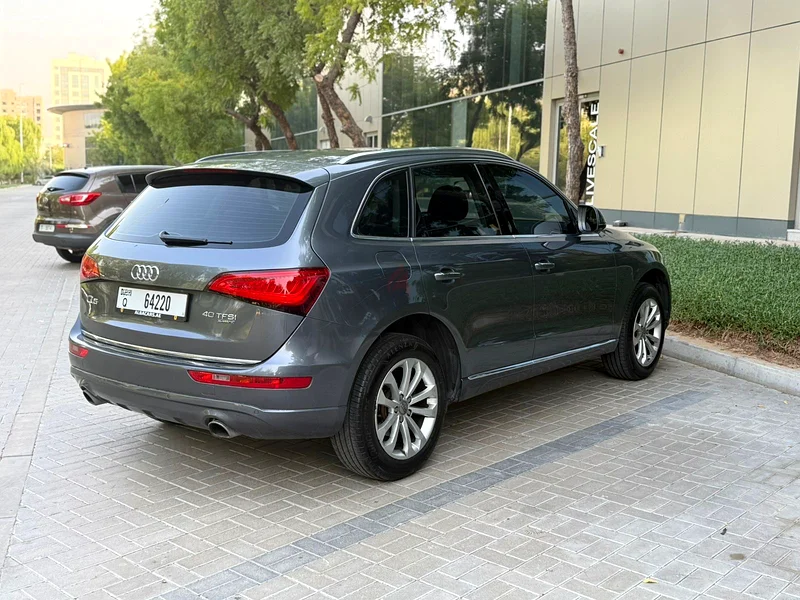 Audi Q5 very low mileage 77,000 km only63699036891394111