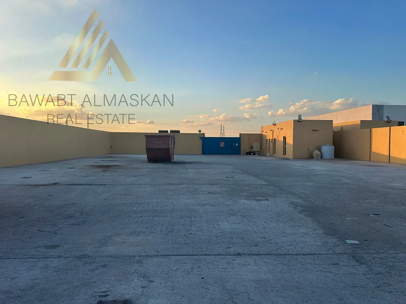 فرصة استثمارية: ساحة مفتوحة مؤجرة + مكاتب مع طاقة 100 كيلو فولت أمبير للبيع في المنطقة الصناعية بالسجا، الشارقة! فقط للمواطنين من دول الخليج والعرب63820667066627114