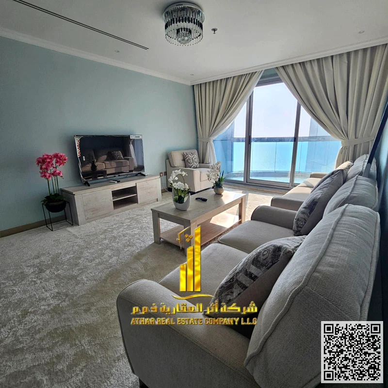 شقة فاخرة من غرفتي نوم، مفروشة بالكامل بأثاث جديد وأنيق جدًا، مع شرفة ومنظر بحري رائع، وتشمل63838457276161111
