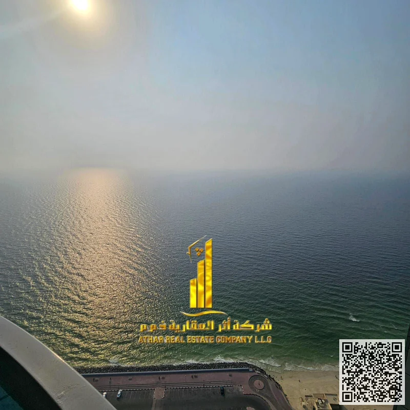 شقة فاخرة من غرفتي نوم، مفروشة بالكامل بأثاث جديد وأنيق جدًا، مع شرفة ومنظر بحري رائع، وتشمل63838457276161110