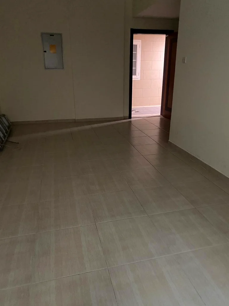 شقة وسطية مكيفة ذات غرفة نوم وصالة63809188155523110