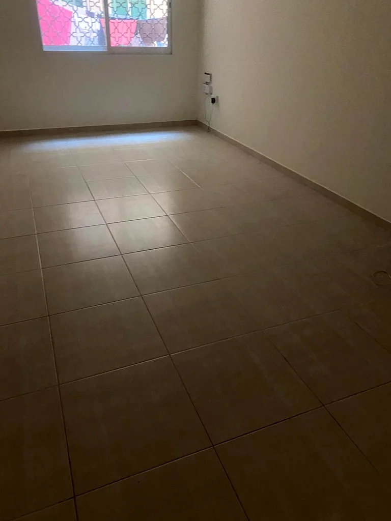 شقة وسطية مكيفة ذات غرفة نوم وصالة63809188155523111
