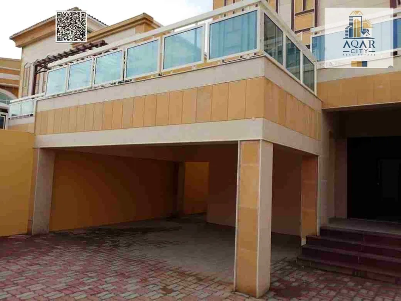 For sale, a villa with electricity, water, and air conditioning, close to all services. Ground and first floor.63878403062657110