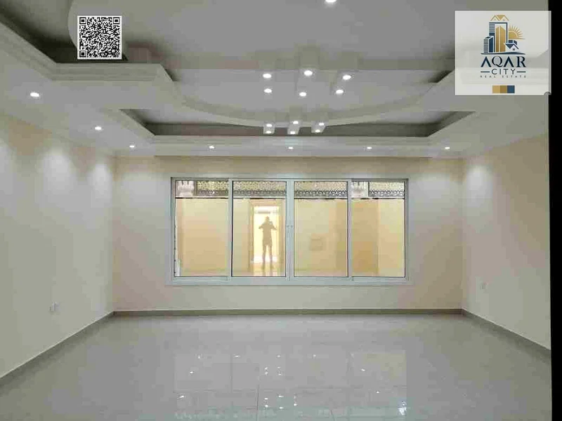 For sale, a villa with electricity, water, and air conditioning, close to all services. Ground and first floor.63878403062657111