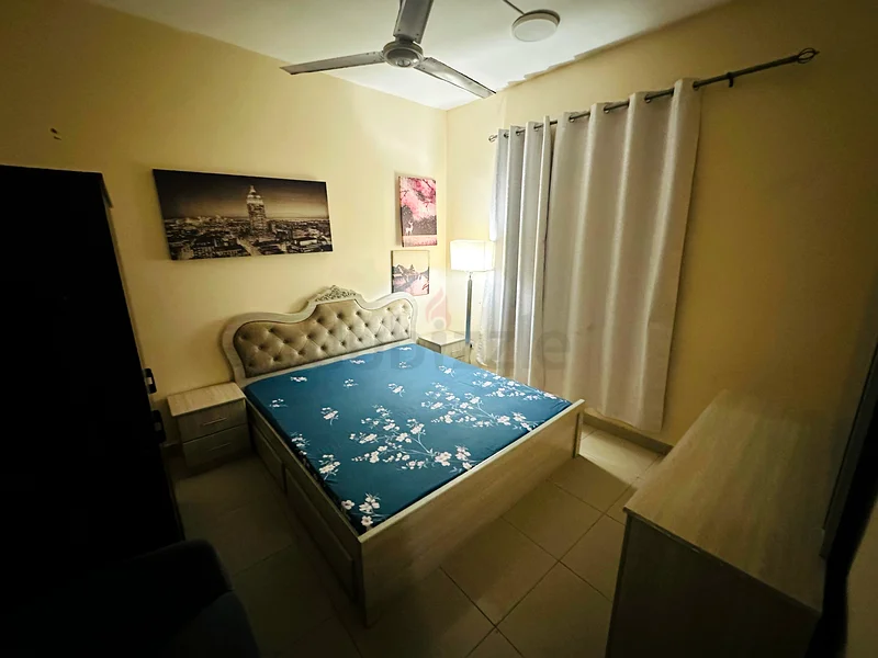 Room close to dubai border63796471967873114