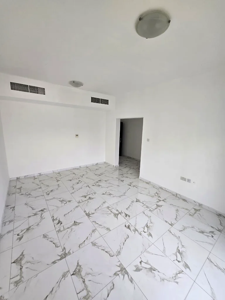 شقة 2BHK للإيجار في عجمان | الرشيديه 2 للإيجار السنوي في عجمان – الرشيديه 2 شقة واسعة بغرفتي نوم مع غرفة معيشة، حمامين، وخزائن مدمجة. تخطيط مثالي للعائلات التي تبحث عن الراحة والراحة.63720879541122111