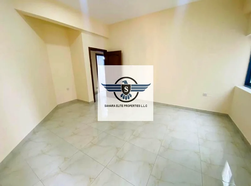 شقة واسعة مكونة من غرفتي نوم مع شرفتين وطابق منفصل بإطلالة مفتوحة بالقرب من حديقة العَ نهدة، متاحة في العَ نهدة الشارقة63706863699073113
