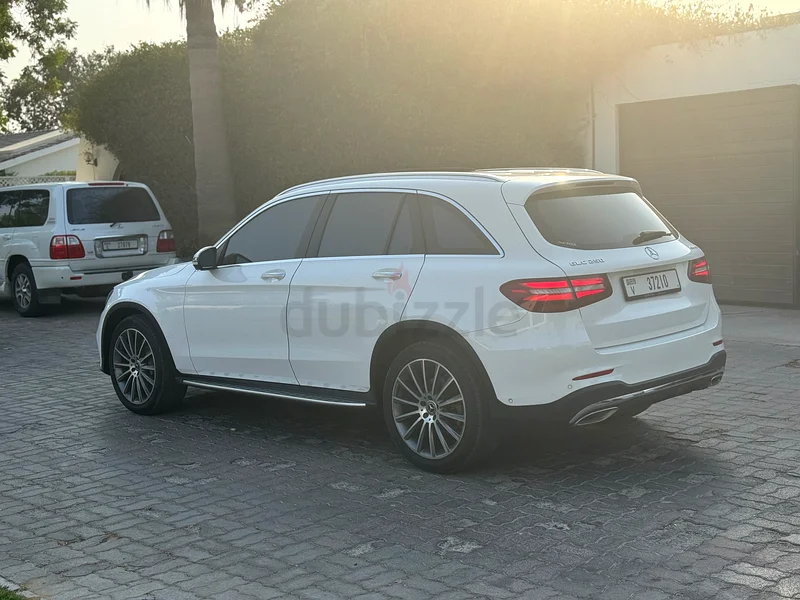 Excellent condition GLC250 AMG//GCC63700381359618114