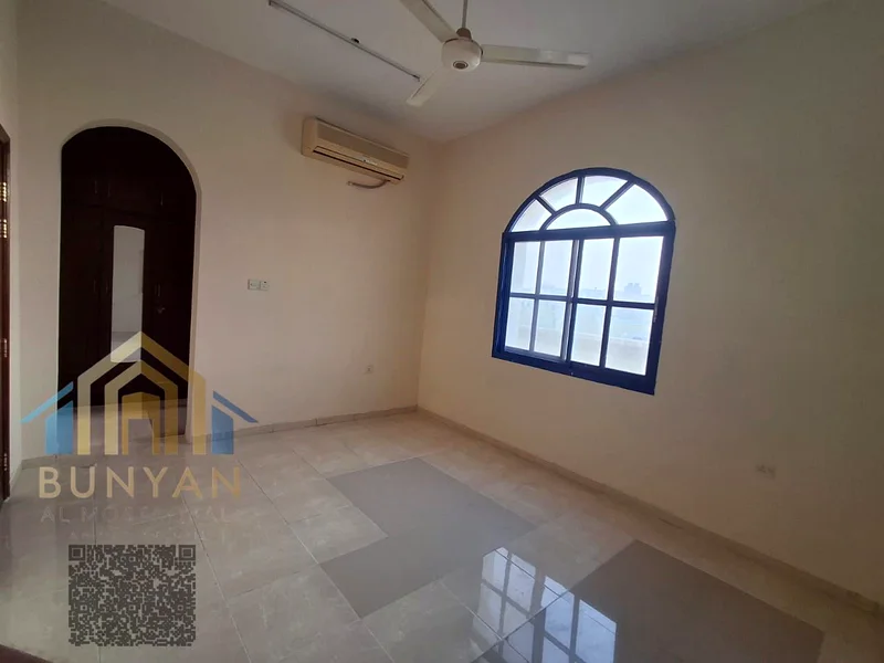 🏡 الرمز 126 – فيلا للإيجار السنوي في الروضة 2 – عجمان فرصة رائعة للعائلات التي تبحث عن المساحة والراحة. هذه الفيلا متاحة للإيجار63722723669506114
