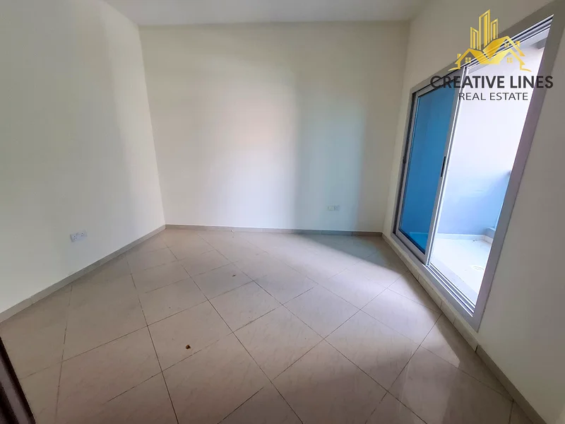 عرض ساخن شقة بغرفة نوم واحدة مع صالة وشرفة متوفرة للإيجار63756975282947114