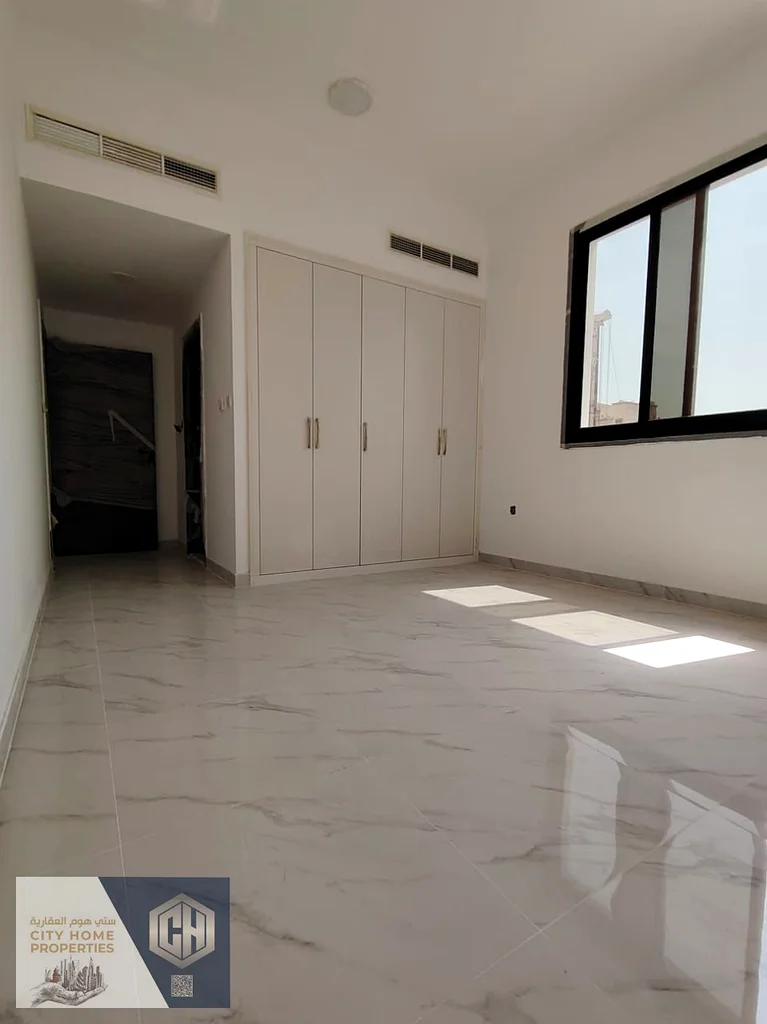 🏡 شقة جديدة بالكامل بتشطيب فاخر جدًا - سعر خاص! 📍 الموقع: الروضة 1 - موقع مميز، قريب من مركز شرطة الحميدية63722169470722110