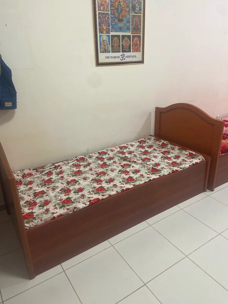 مساحة سرير للسيدات التنفيذيات في كراما بالقرب من المترو64056599814914110