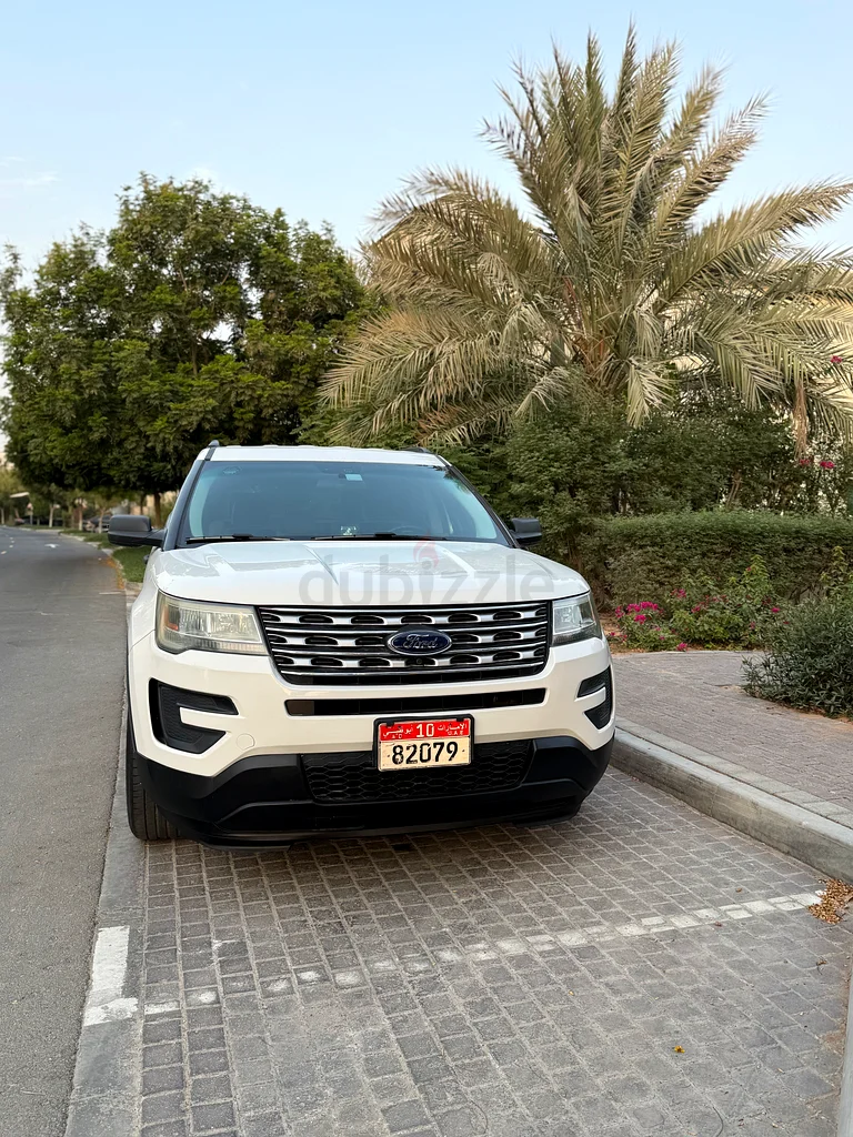 Ford Explorer Family SUV car63700944276225110