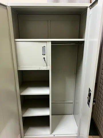 Hi, I want to sell steel cabinet 2 Door brand-new