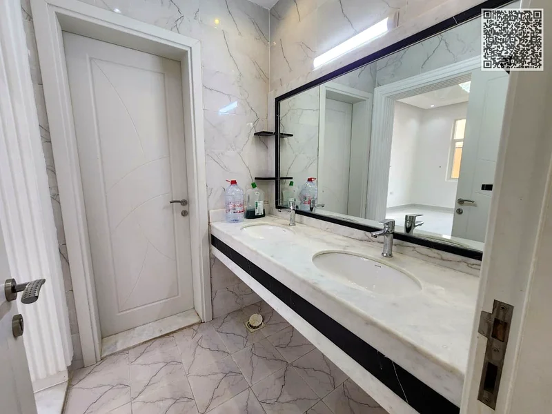 🏡 فيلا من 5 غرف نوم رئيسية للإيجار في الياسمين - 100,000 درهم/سنوياً63718109867778114