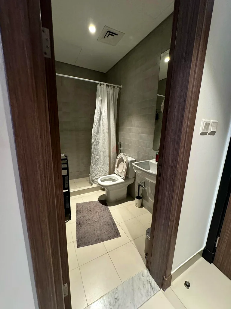 I need a roommate (flatmate) to share 1bed room apartment in JVC63797802466691110