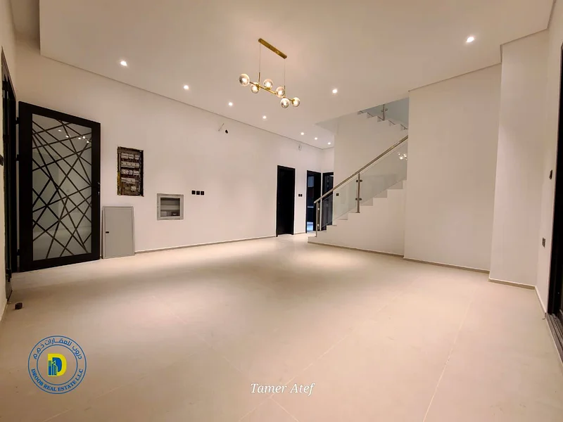 For sale, modern villa with 6 rooms and a roof, including registration fees, in the Al Helio 2 , super deluxe finishing, freehold , bank financing63909439907329113