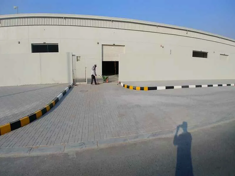 Warehouse for sale in Al-Sajaa area, Old Al-Hunaidat district, Block 4; land area: 32,879 square feet.63818610508033111