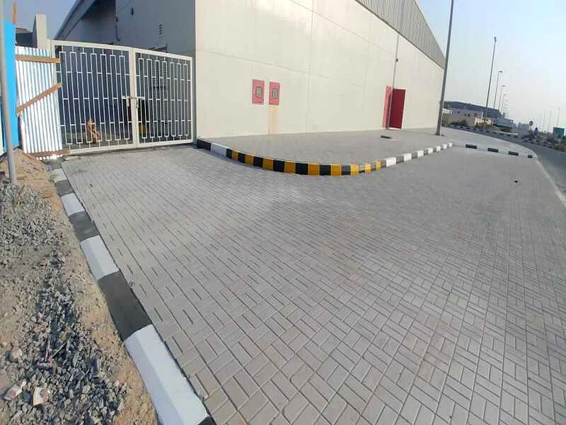 Warehouse for sale in Al-Sajaa area, Old Al-Hunaidat district, Block 4; land area: 32,879 square feet.63818610508033114