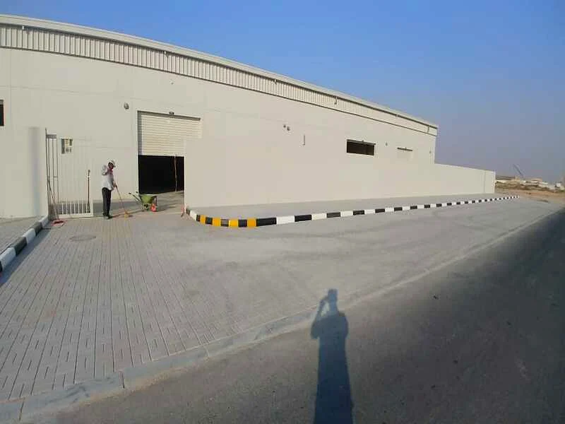 Warehouse for sale in Al-Sajaa area, Old Al-Hunaidat district, Block 4; land area: 32,879 square feet.63818610508033110