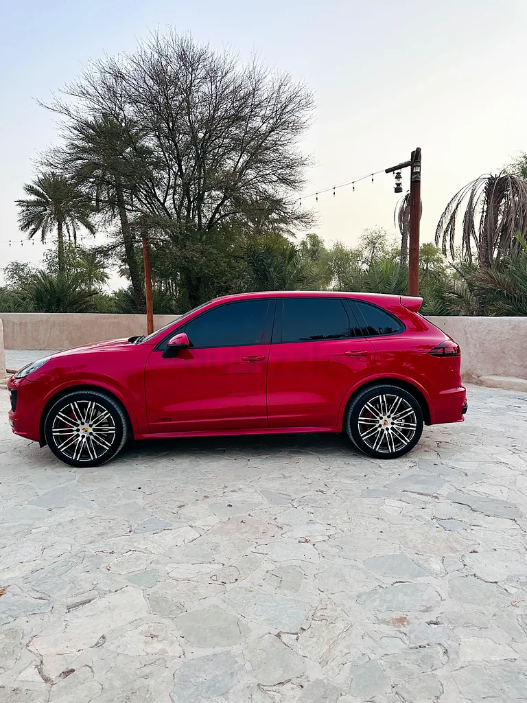 Porsche cayenne gts63700661425923113