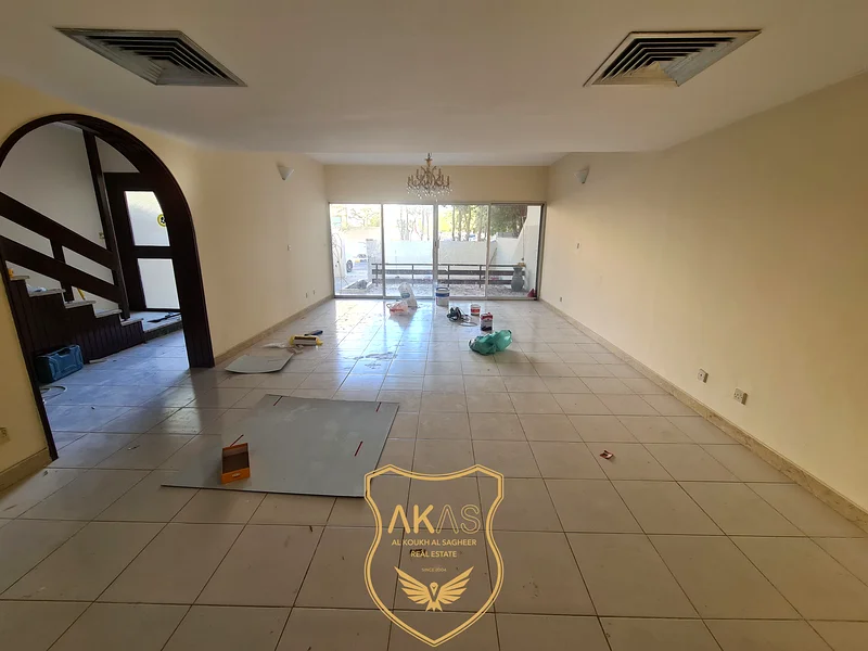 فيلا بمساحة واسعة مكونة من 3 غرف نوم للإيجار بالقرب من شاطئ هيرا63812707989889112