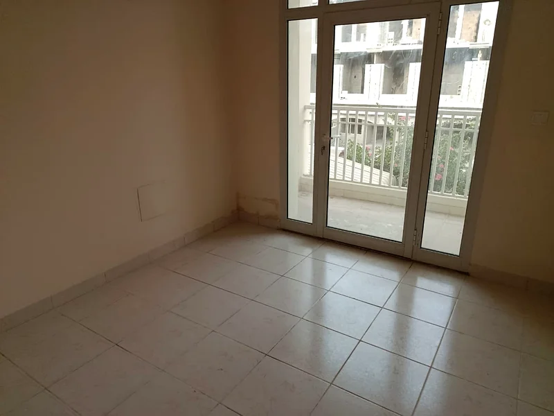شقة كبيرة للإيجار في الزاهية - 4 غرف نوم وصالة بأسعار معقولة63710238742658113