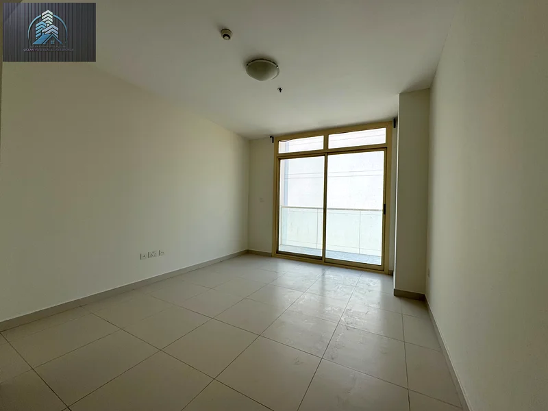 شقة مكونة من غرفتين نوم مع مطبخ مغلق وجميع وسائل الراحة جاهزة للانتقال63765573628418113