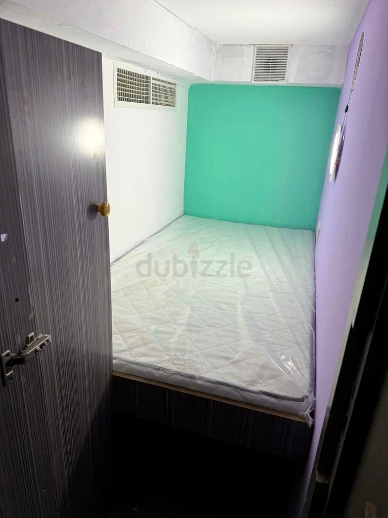 I have capsules partition Available in Al mankhool near Burjman metro station63796471790338110