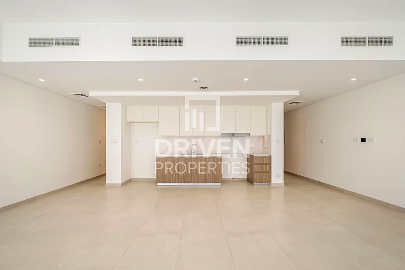 Ready to Move in | Huge Layout | Middle Kitchen63732391415809112