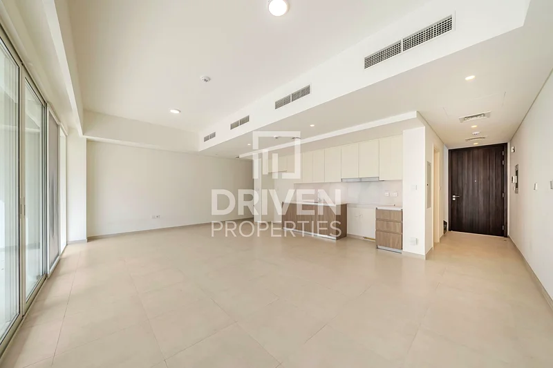 Ready to Move in | Huge Layout | Middle Kitchen63732391415809113