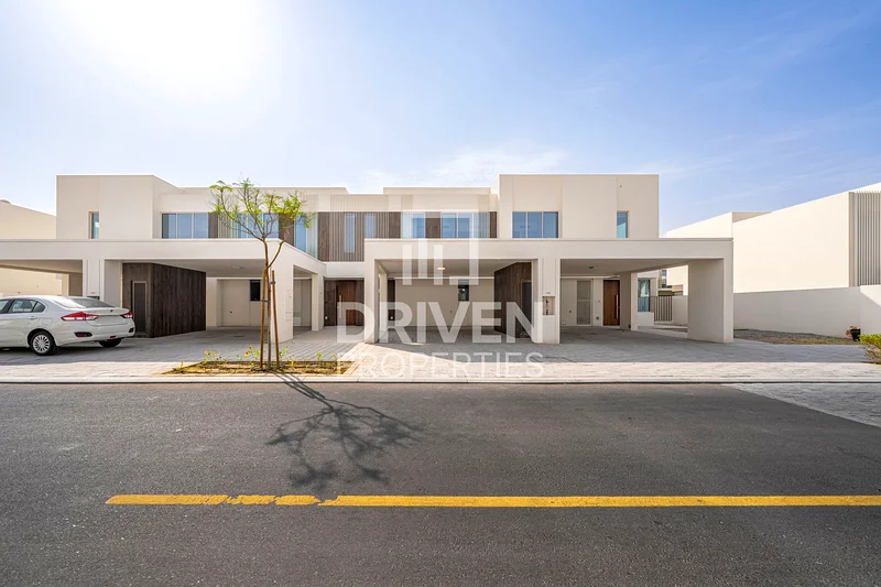 Ready to Move in | Huge Layout | Middle Kitchen63732391415809110