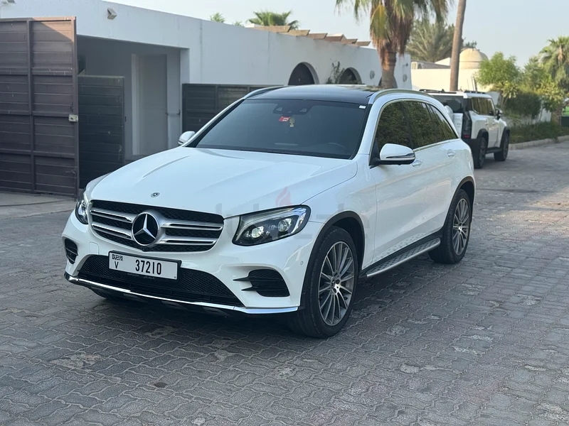 Excellent condition GLC250 AMG//GCC63700381359618112