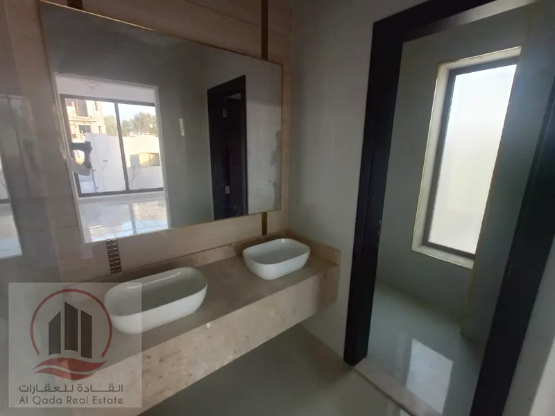 فيلا ركنية مكونة من 5 غرف مع سقف في منطقة الهيليو 2، ملكية حرة لجميع الجنسيات63909439967106114