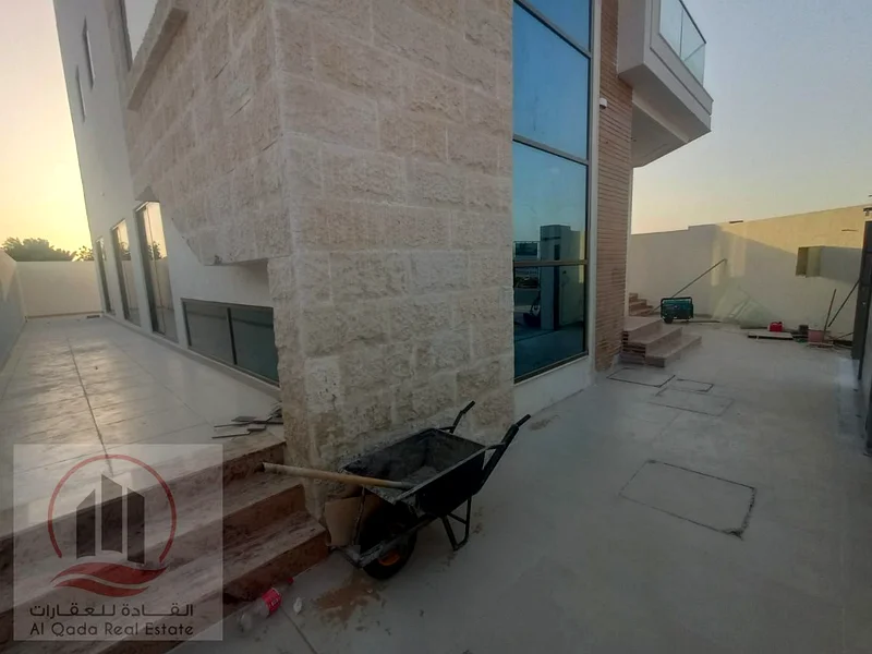 فيلا ركنية مكونة من 5 غرف مع سقف في منطقة الهيليو 2، ملكية حرة لجميع الجنسيات63909439967106111