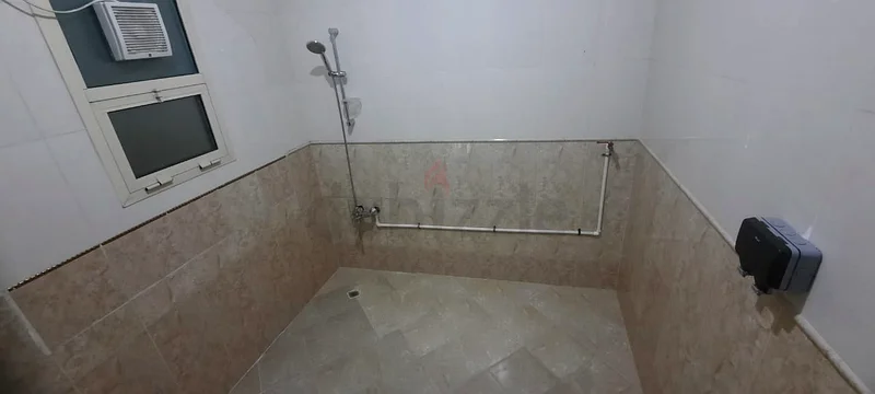 غرفة واسعة مع حمام منفصل للإيجار في بني ياس63797301137283114
