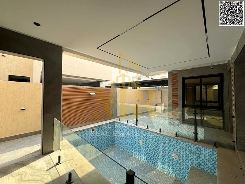 A great opportunity to own a luxury villa located in the heart of the distinguished Bahia area at an attractive price, including electricity, water an63883087751683114